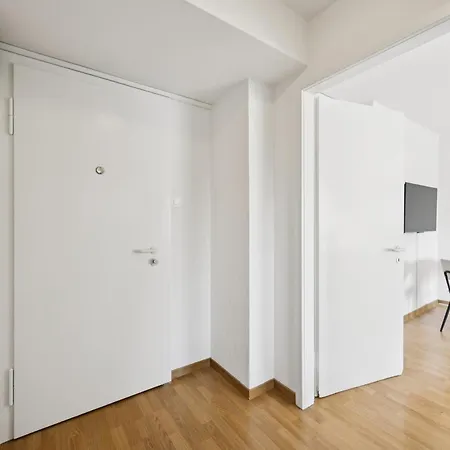 Διαμέρισμα Very Centrally Located - Crown 15