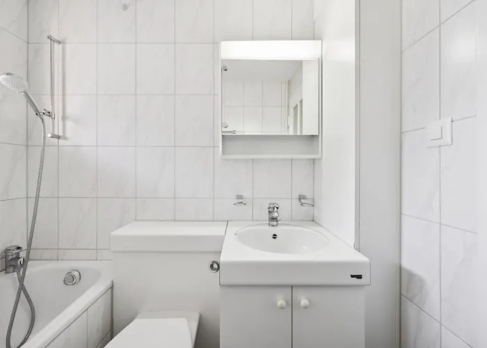 Διαμέρισμα Very Centrally Located - Crown 15 *