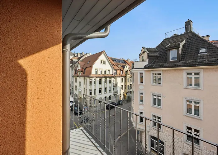 Διαμέρισμα Very Centrally Located - Crown 15 *