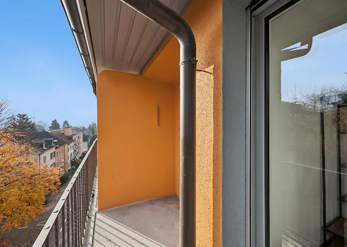 Διαμέρισμα Very Centrally Located - Crown 15